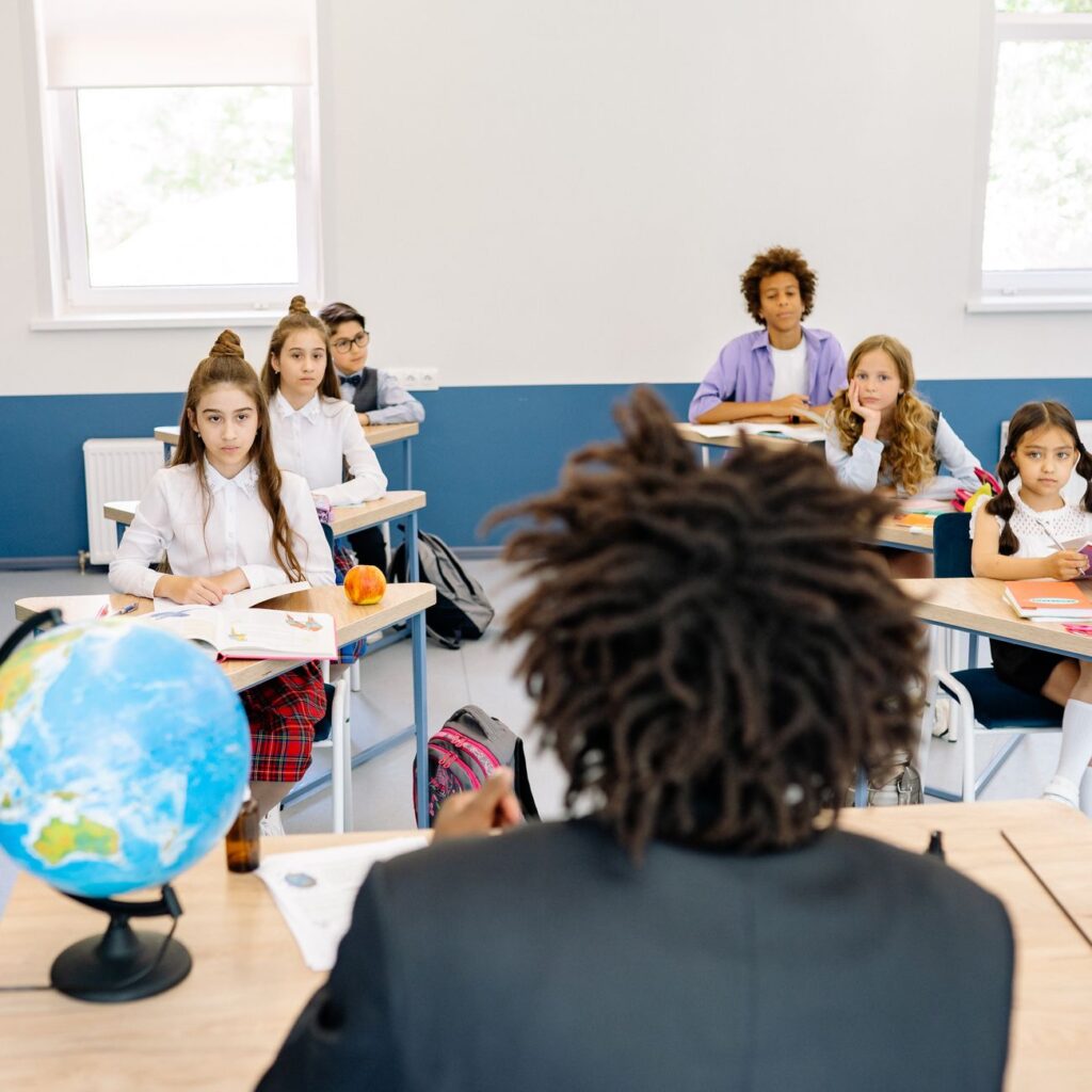 Másteres en Educación: ¿Qué opciones existen en Hispanoamérica? 1 pexels photo 8617961 17