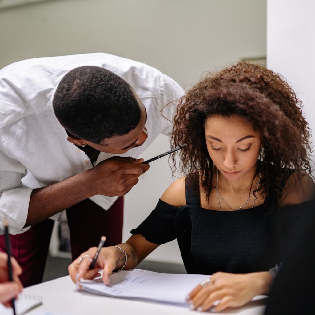 ¿Qué competencias se adquieren en un máster en Comunicación? 1 pexels photo 7640818